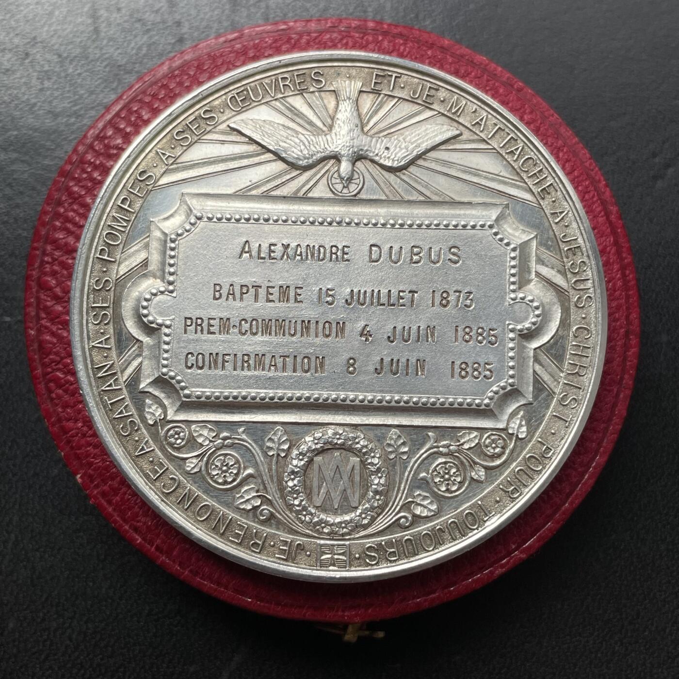 「木头集藏」章牌精品专场！ OUDINE～1885年法国洗礼原盒银章  直径：51 mm，52.8 g，边铭：丰饶角 ARGENT，品相很不错，原盒正常使用。
