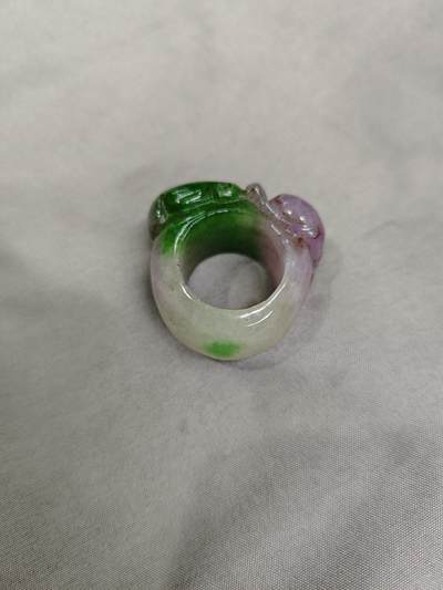 明清天然紫罗兰冰糯种戒指  明清天然紫罗兰冰糯种戒指 