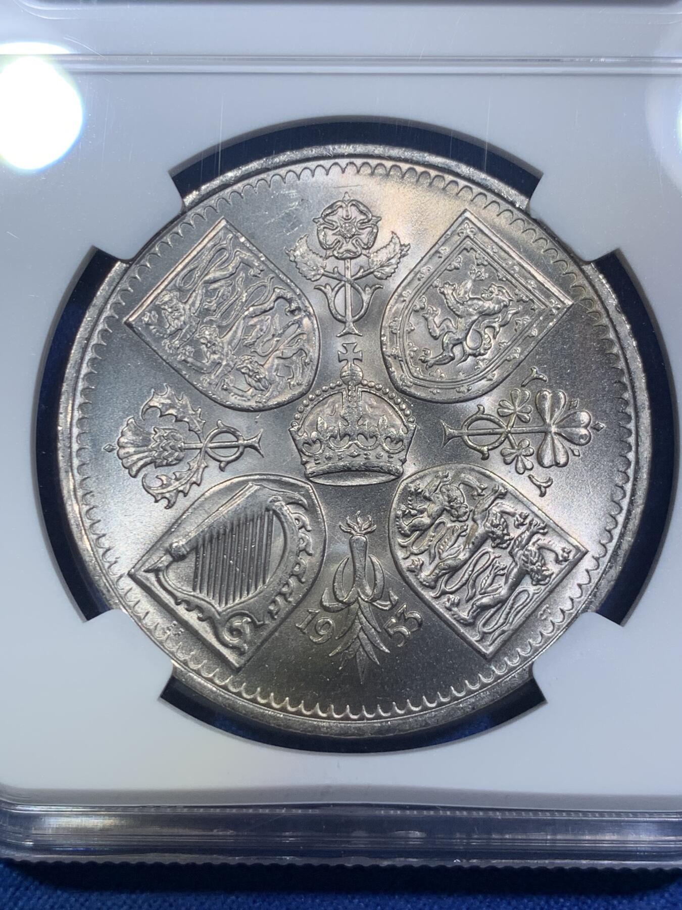 《竞宝斋》第288场-周六， 周日，周一 3场连拍 （全场包邮） NGC MS65 英国1953年伊丽莎白二世女王骑马登基纪念克朗 强光 这个味道在镍币上难得