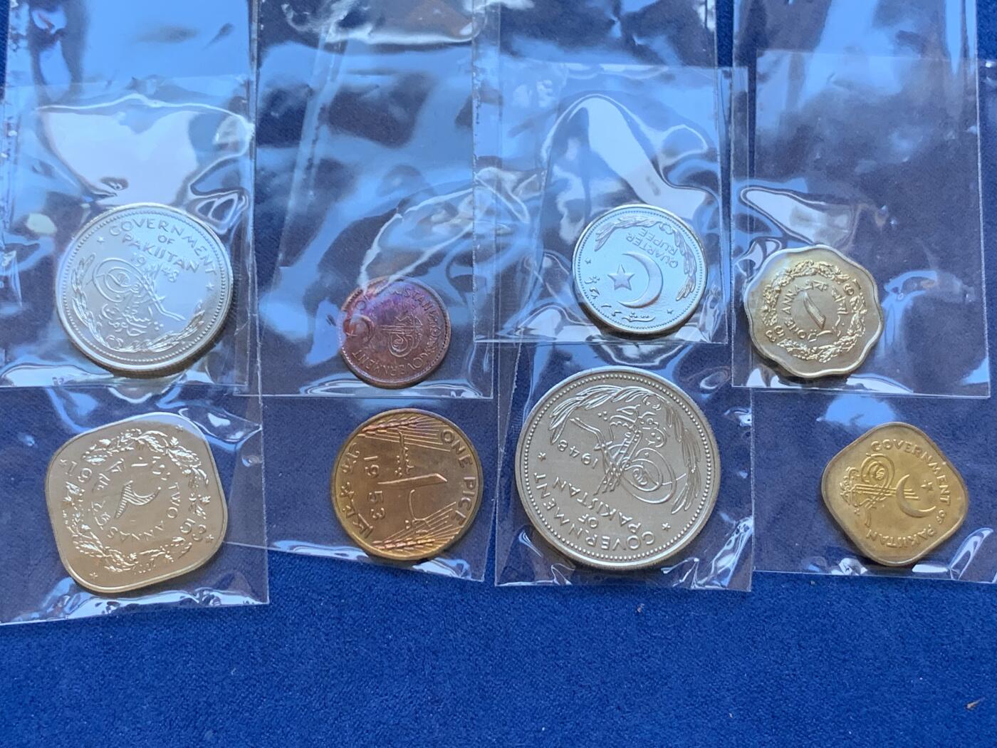 《竞宝斋》第288场-周六， 周日，周一 3场连拍 （全场包邮） 巴基斯坦8枚原盒套币 1948-1953年类精制PL套币