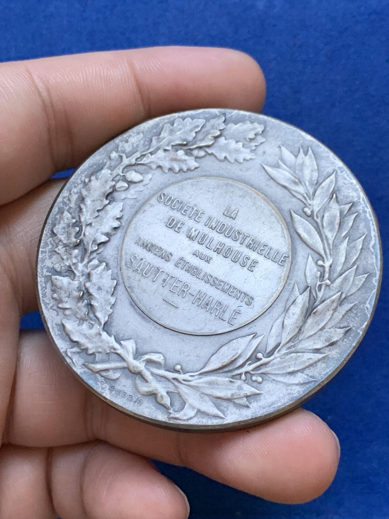 《竞宝斋》第288场-周六， 周日，周一 3场连拍 （全场包邮） 法国第三共和国工业银章 UNC好品 大尺寸 直径57mm 重93克 号角边铭 配有完好原盒