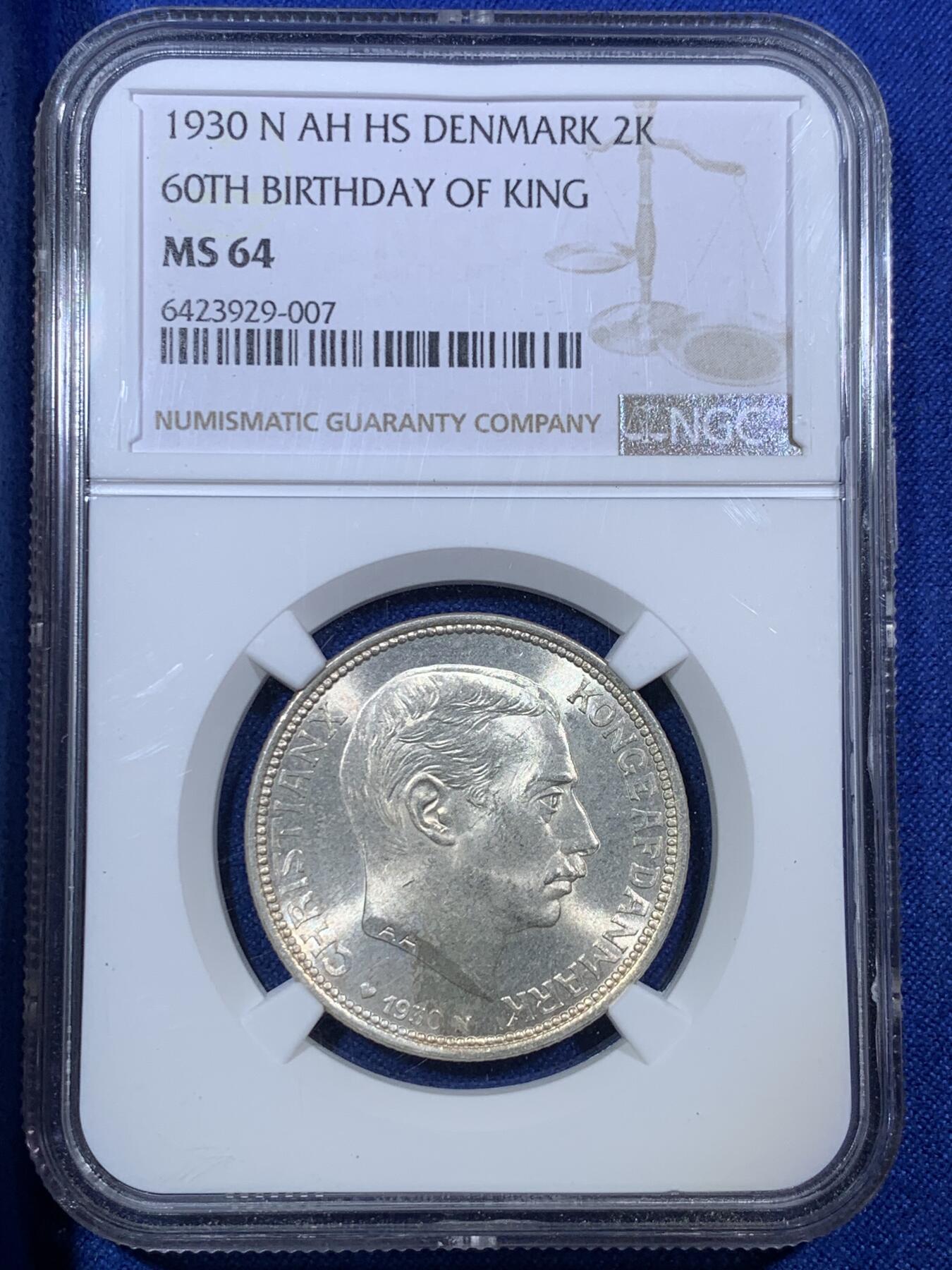 《竞宝斋》第288场-周六， 周日，周一 3场连拍 （全场包邮） NGC MS64 丹麦1930年国王六十诞辰纪念2克朗银币 转光强烈 背面有半圆环彩包浆