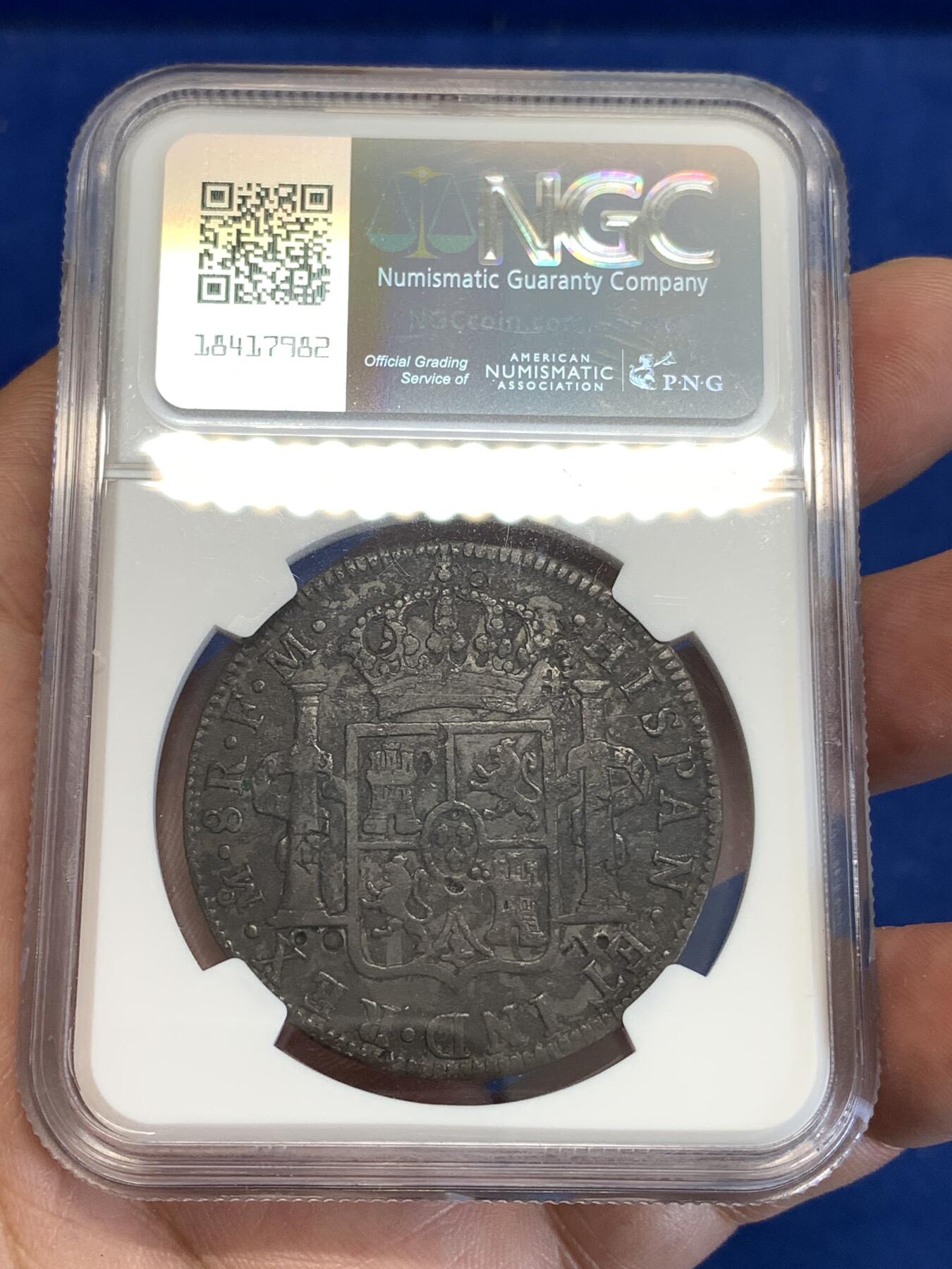 《竞宝斋》第288场-周六， 周日，周一 3场连拍 （全场包邮） NGC CHOPMARKED 墨西哥1785年卡三双柱8R 包浆入骨 卐字醇记很特别