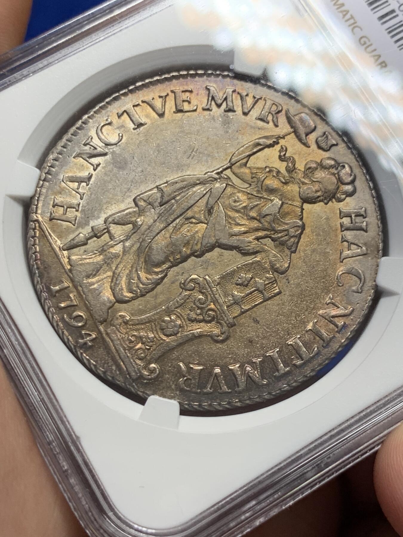 《竞宝斋》第288场-周六， 周日，周一 3场连拍 （全场包邮） NGC AU58 1794年 荷兰乌特勒支站人3盾大银币 经典站人女神 难得双面彩浆 转光流畅 58中的战斗机