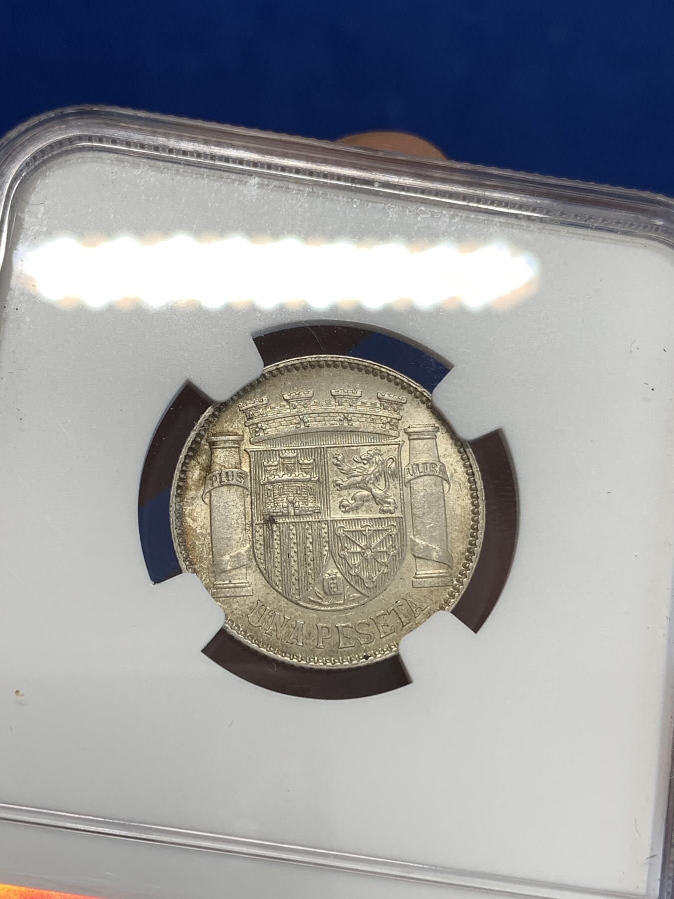 《竞宝斋》第288场-周六， 周日，周一 3场连拍 （全场包邮） NGC MS62 西班牙 1933年 内战版 拿花女神 1比塞塔 银币