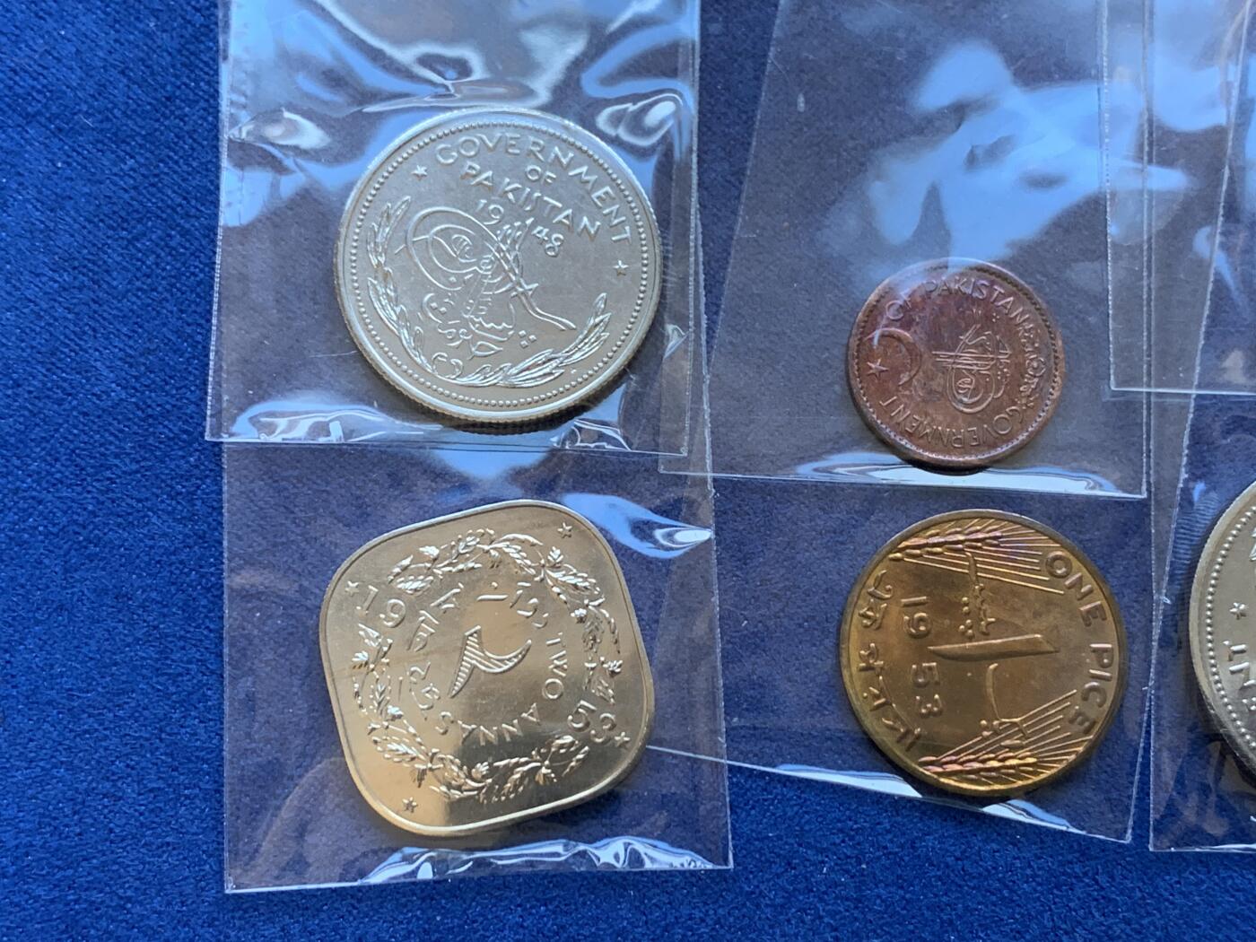 《竞宝斋》第288场-周六， 周日，周一 3场连拍 （全场包邮） 巴基斯坦8枚原盒套币 1948-1953年类精制PL套币