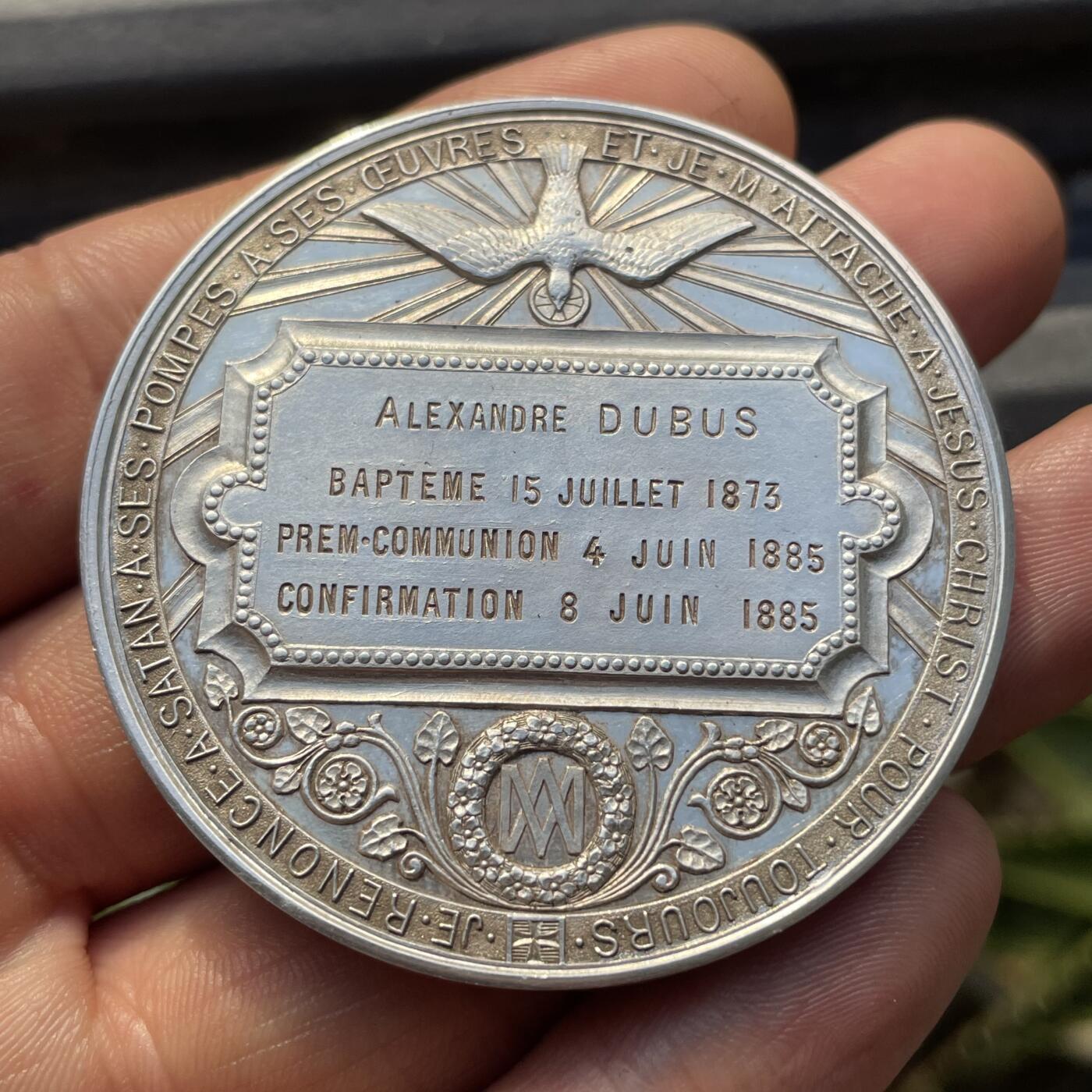 「木头集藏」章牌精品专场！ OUDINE～1885年法国洗礼原盒银章  直径：51 mm，52.8 g，边铭：丰饶角 ARGENT，品相很不错，原盒正常使用。