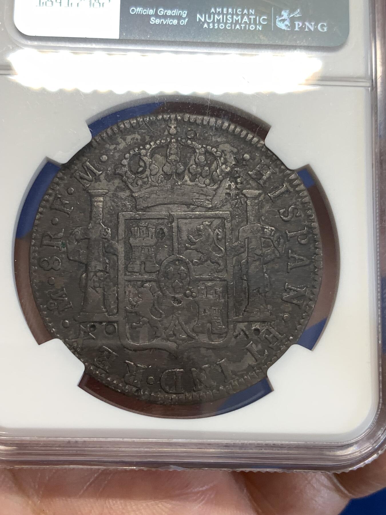 《竞宝斋》第288场-周六， 周日，周一 3场连拍 （全场包邮） NGC CHOPMARKED 墨西哥1785年卡三双柱8R 包浆入骨 卐字醇记很特别