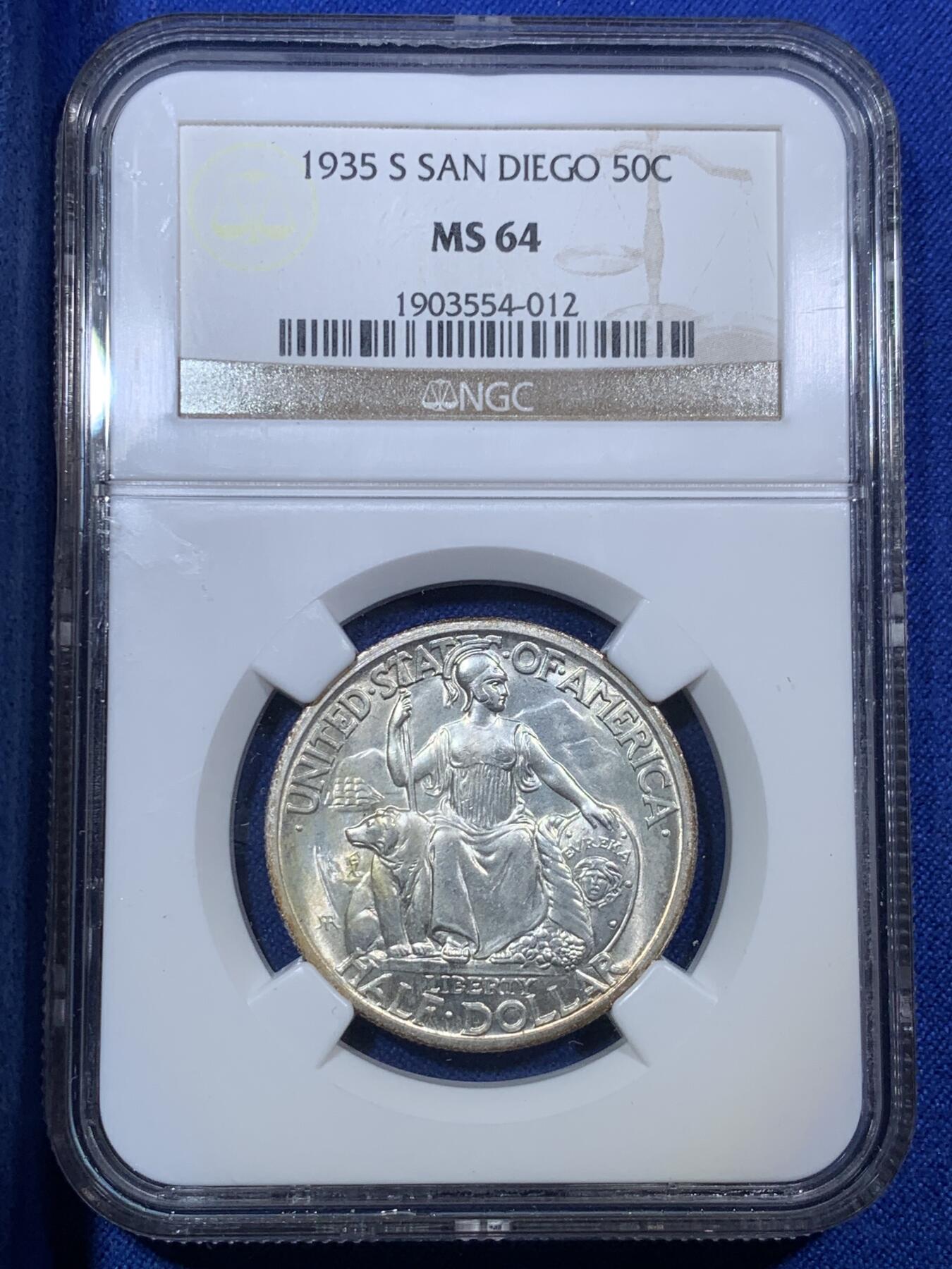 《竞宝斋》第288场-周六， 周日，周一 3场连拍 （全场包邮） NGC MS64 美国1935年圣迭戈50美分银币 原光品相 淡金色包浆