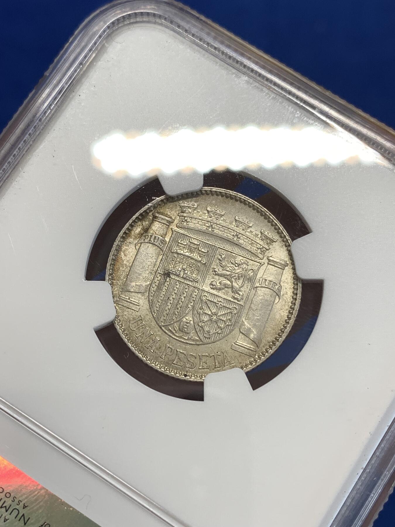 《竞宝斋》第288场-周六， 周日，周一 3场连拍 （全场包邮） NGC MS62 西班牙 1933年 内战版 拿花女神 1比塞塔 银币