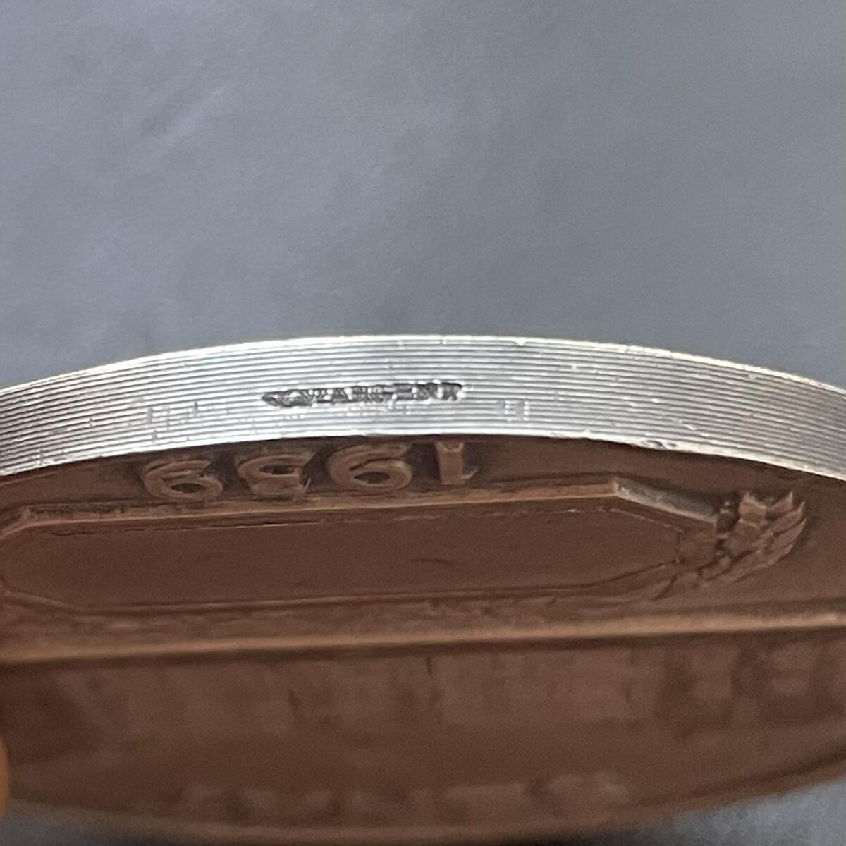 「木头集藏」章牌精品专场！ Crouzat～1939年法国参议院银章作品  直径：50mm，60g,边铭：丰饶角 2ARGENT,背面没有刻字，未颁发使用。正面三位女神分别代表自由、平等、博爱，背面是参议院的所在地巴黎卢森堡宫