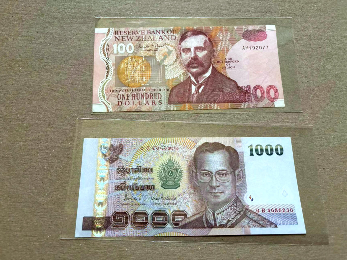 【Blue Auction】✨世界纸币精拍第502期【精】 【一组2张】泰国 1000铢 UNC&新西兰 纸质版 100元 品相如图