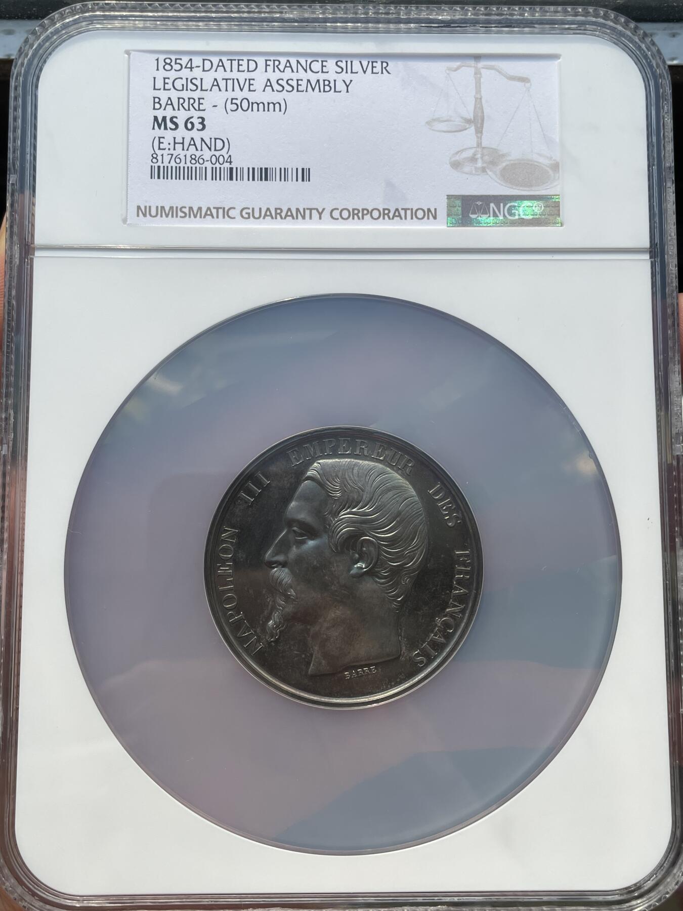 「木头集藏」章牌精品专场！ Barre～1854年法国立法议会议员银章，50mm，64 g ，顶级幻彩包浆，实物非常漂亮，分数偏低，授予来自卢瓦尔省的议员米雄·迪马雷上校（Michon du Marais，1784-1870年）。最后两图是他在国民议会网站和百科网站上的个人信息。