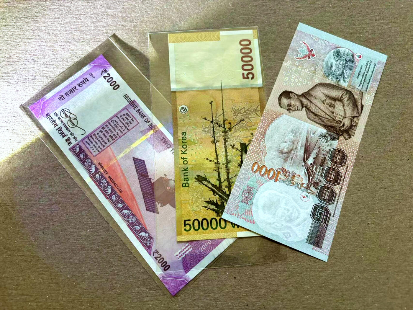 【Blue Auction】✨世界纸币精拍第502期【精】 【一组3张】泰国1000铢、韩国50000元、印度2000卢比纸币一组 全新UNC