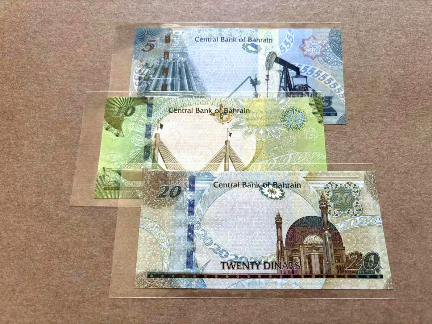 【Blue Auction】✨世界纸币精拍第502期【精】 【一组3张无47 含倒置号】巴林5-20第纳尔 全新UNC