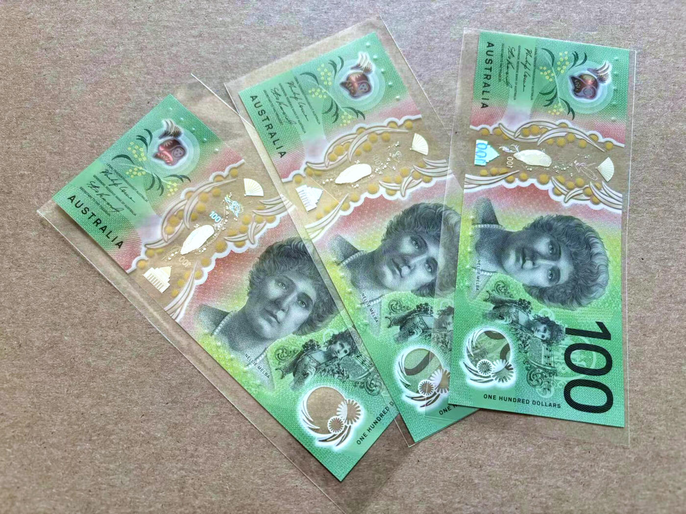【Blue Auction】✨世界纸币精拍第502期【精】  【一组3张无47】澳大利亚100元 塑料钞 全新UNC