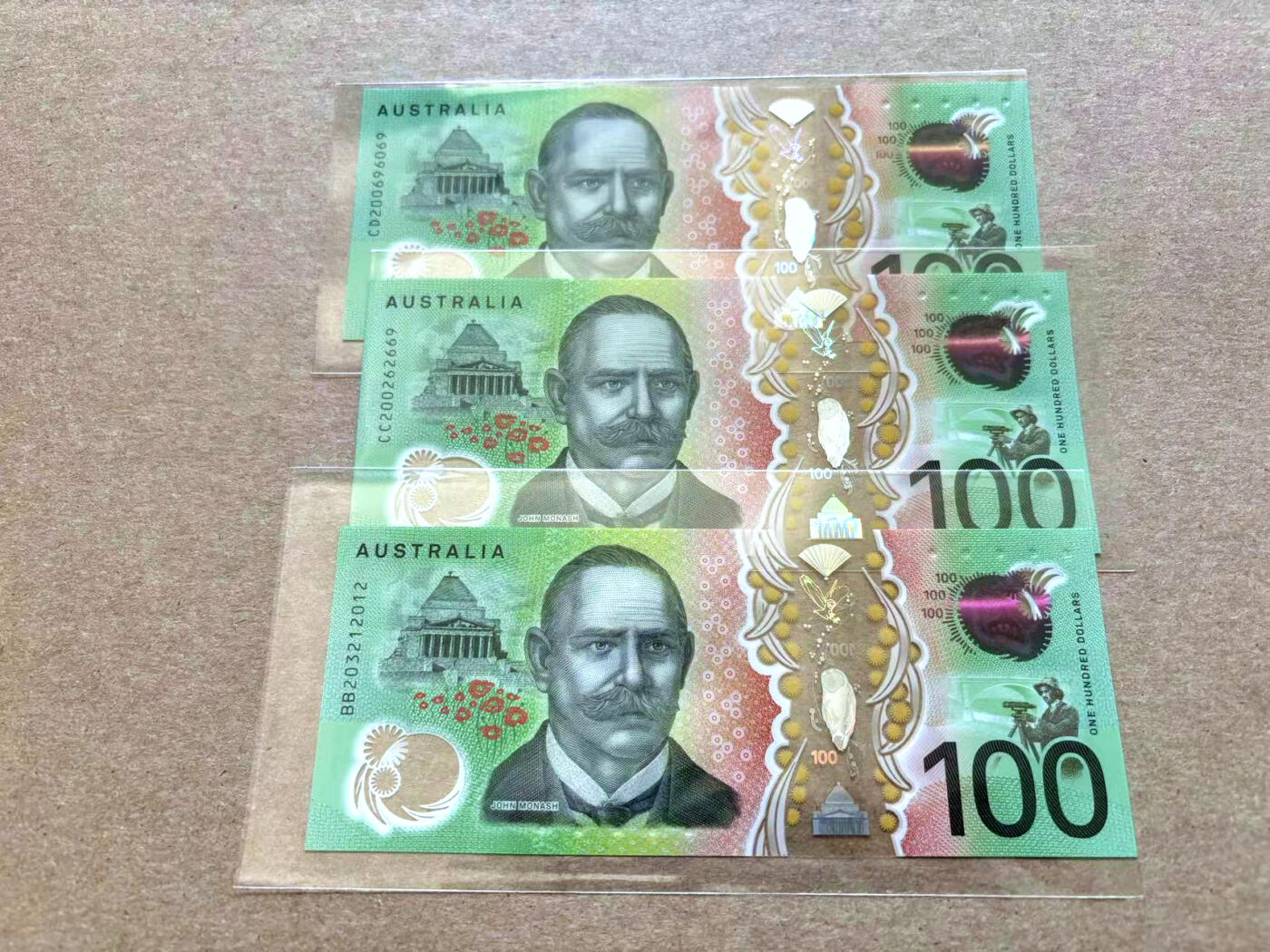 【Blue Auction】✨世界纸币精拍第502期【精】  【一组3张无47】澳大利亚100元 塑料钞 全新UNC