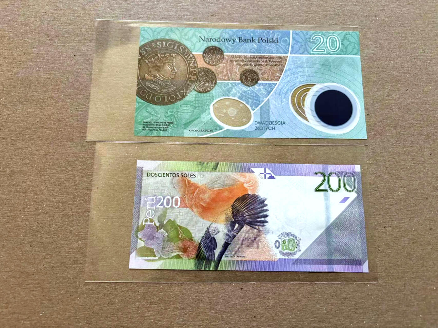 【Blue Auction】✨世界纸币精拍第502期【精】 【一组2张无47 含AA冠】秘鲁 2021年200索尔&波兰 哥白尼 20兹罗提纪念钞 全新UNC