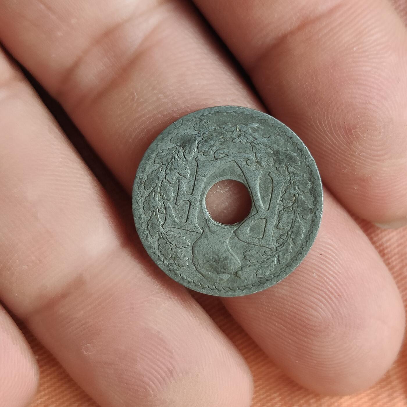 英雄古币捡漏专场第一期无押金可累计捡漏，全场50包邮，偏远地区除外。 法国