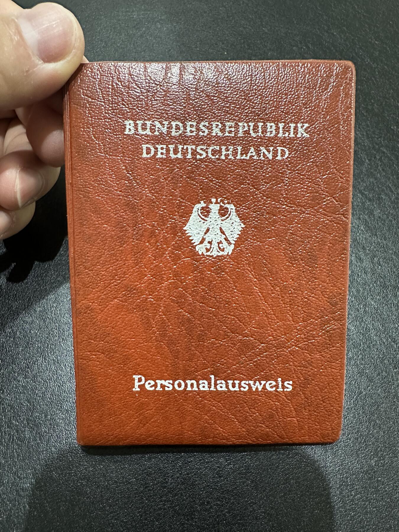 《外钞收藏家》第三百九十期 香港殖民地時期 皇家五大紀律部隊帽徽 絕版珍藏