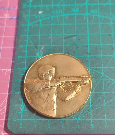 欧洲章牌艺术 周五九点 法国1969射击节镀金铜章51.8克