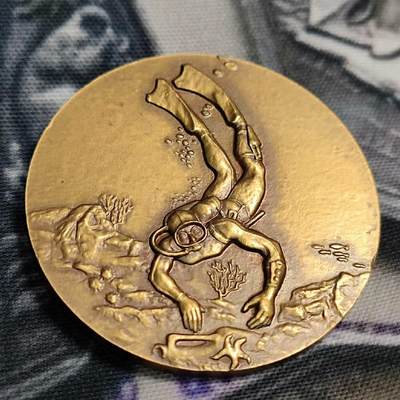 欧洲章牌艺术 周五九点 比利时 潜水纪念铜章50克