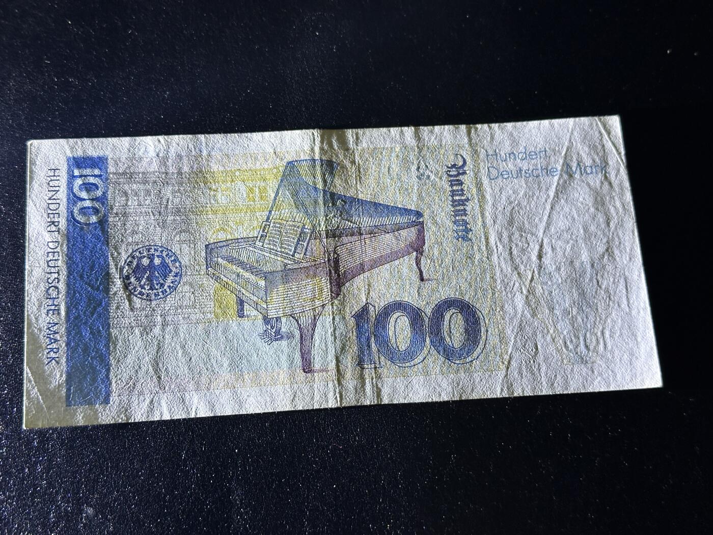 《外钞收藏家》第三百九十期 1991年德国100马克 克拉拉 非全新