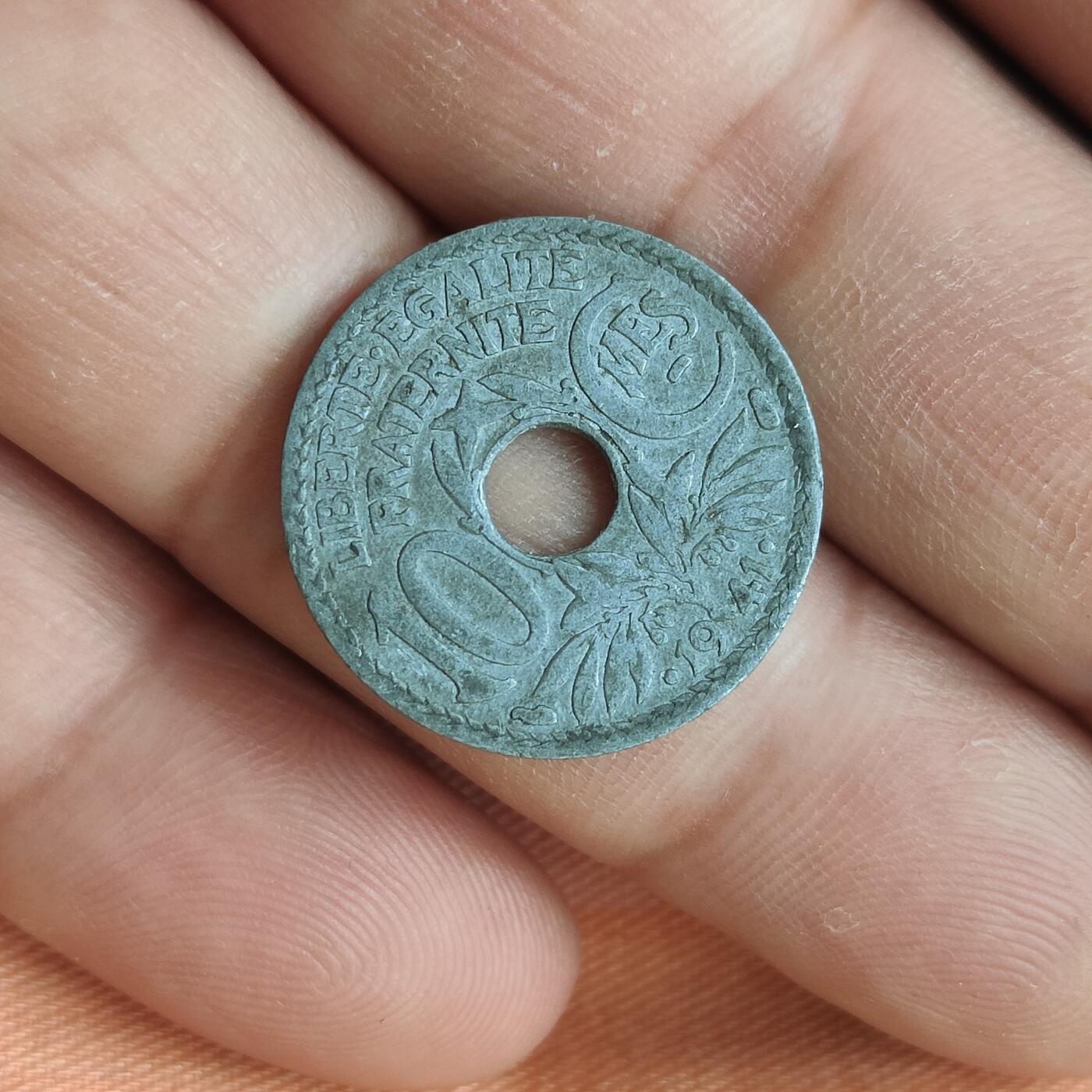 英雄古币捡漏专场第一期无押金可累计捡漏，全场50包邮，偏远地区除外。 法国