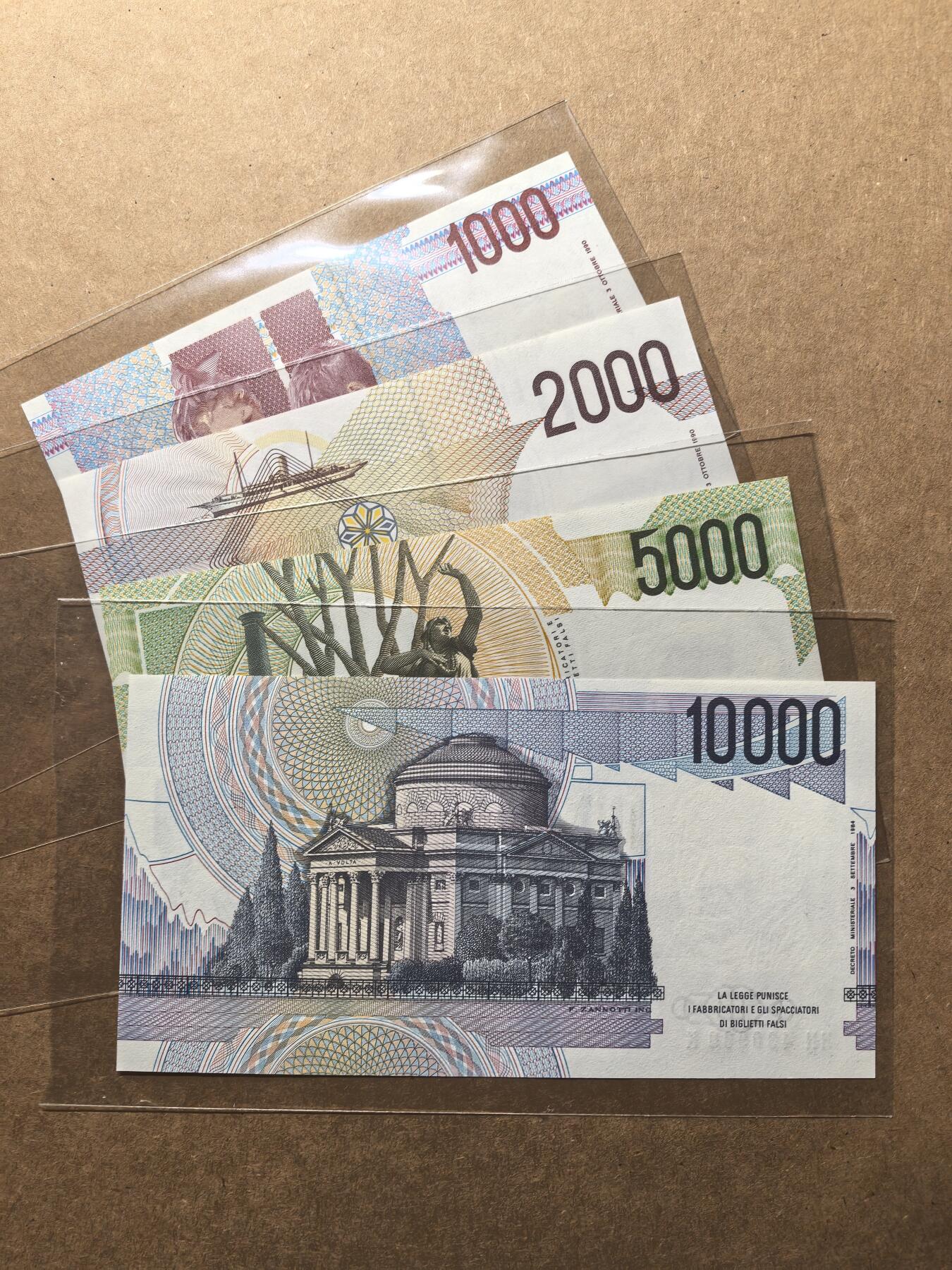 收藏联盟Quantum Auction 第360期拍卖  意大利1984-90年1000到10000里拉 品相全新UNC