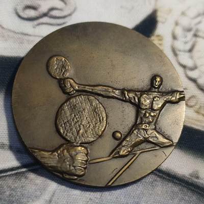 欧洲章牌艺术 周五九点 芬兰乒乓球铜章很抽象