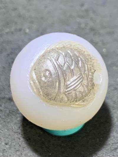 精美高玉化亚光海洋玉髓手工俏色巧雕富贵有鱼随形2.0随形圆珠一个 - 精美高玉化亚光海洋玉髓手工俏色巧雕富贵有鱼随形2.0随形圆珠一个