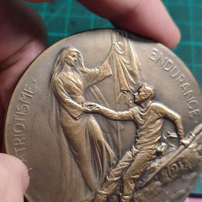 欧洲章牌艺术 周五九点 1914比利时红衣主教铜章65MM