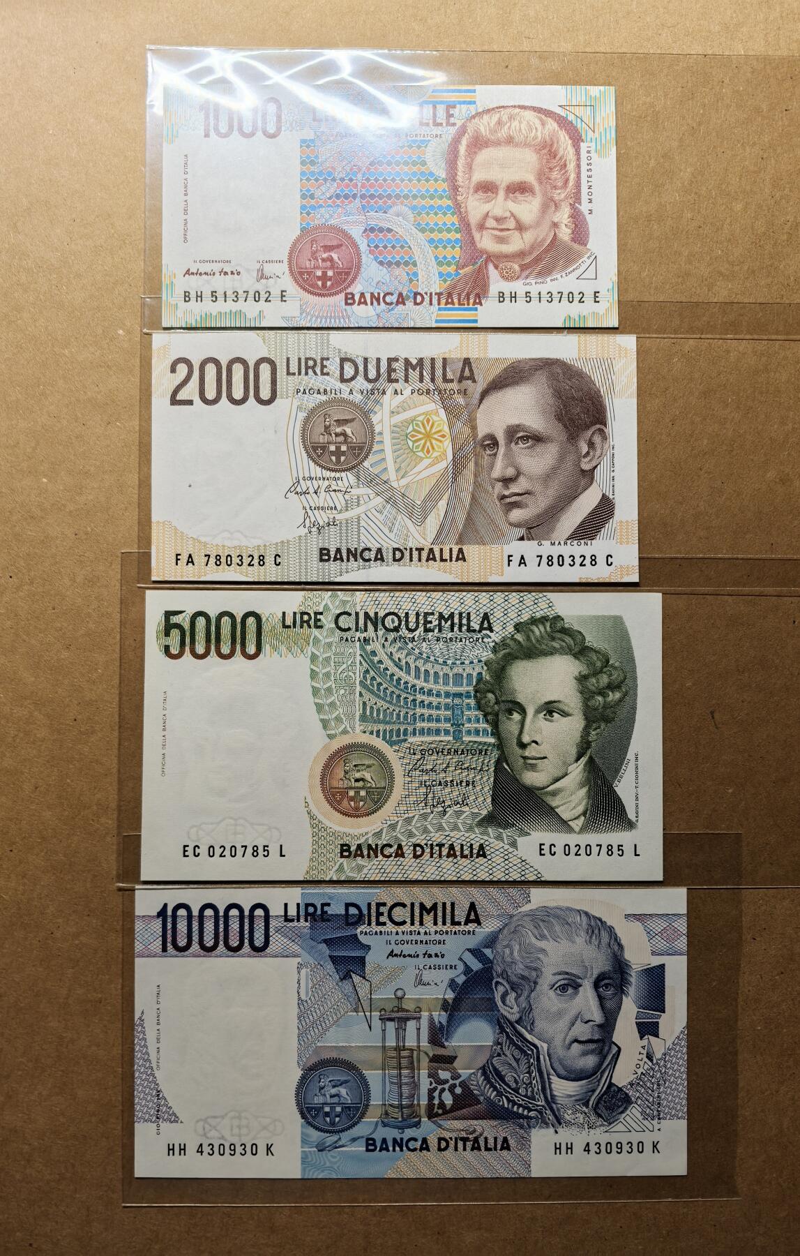 收藏联盟Quantum Auction 第360期拍卖  意大利1984-90年1000到10000里拉 品相全新UNC