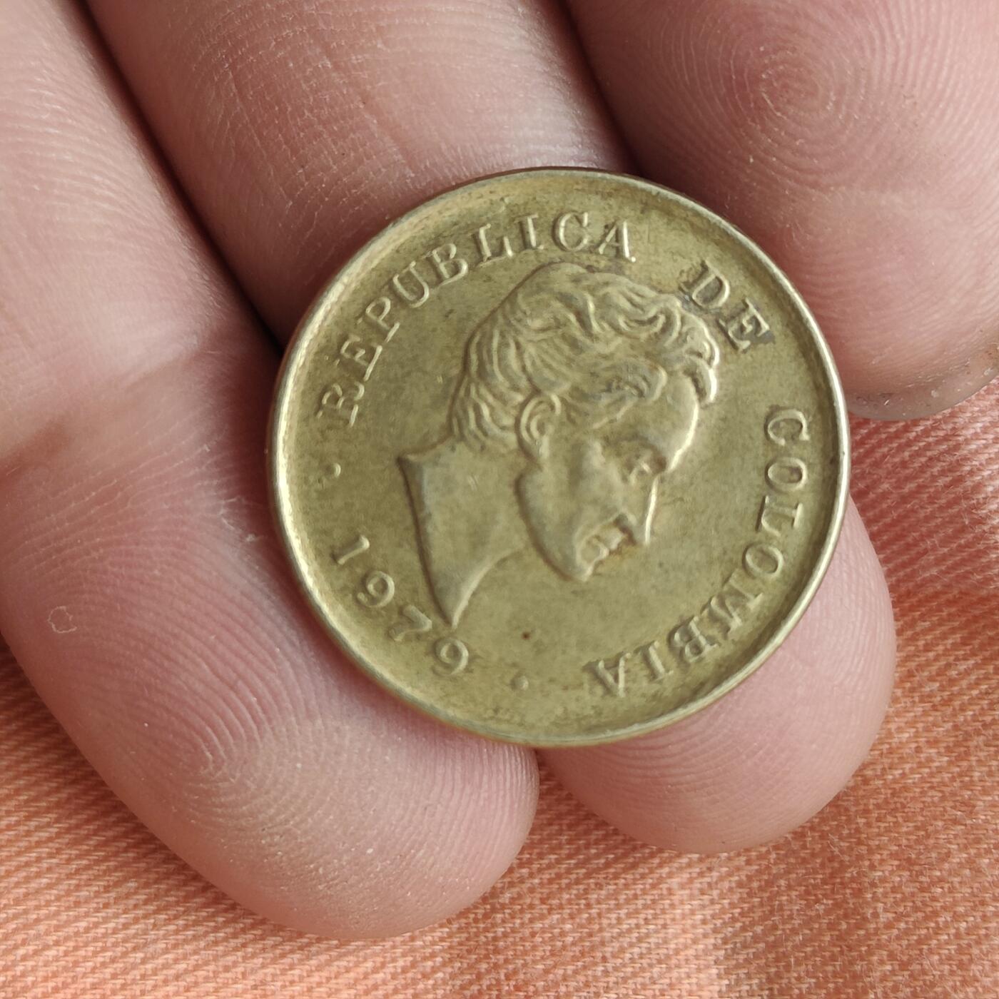 英雄古币捡漏专场第一期无押金可累计捡漏，全场50包邮，偏远地区除外。 哥伦比亚