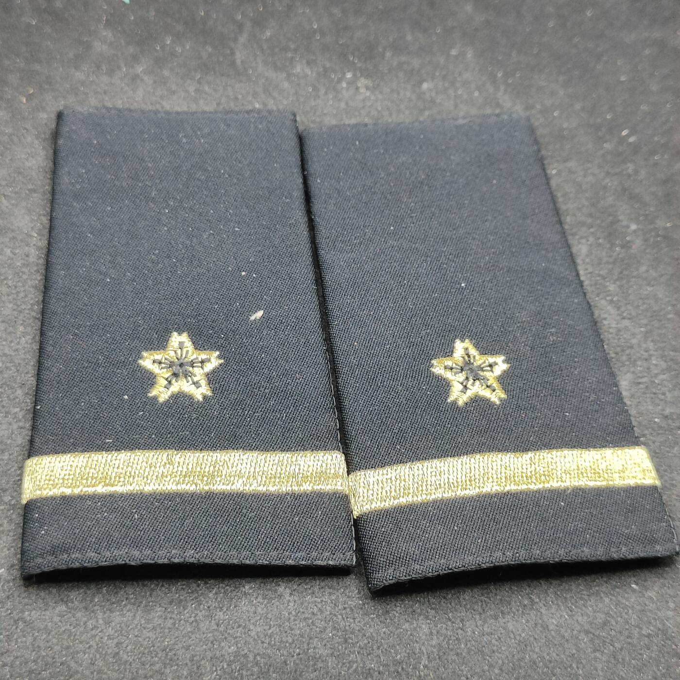 全场0元起拍 第173期 咸鱼国勋章拍卖专场 7月14日（周日）下午6：00开始 原品海自三尉肩章