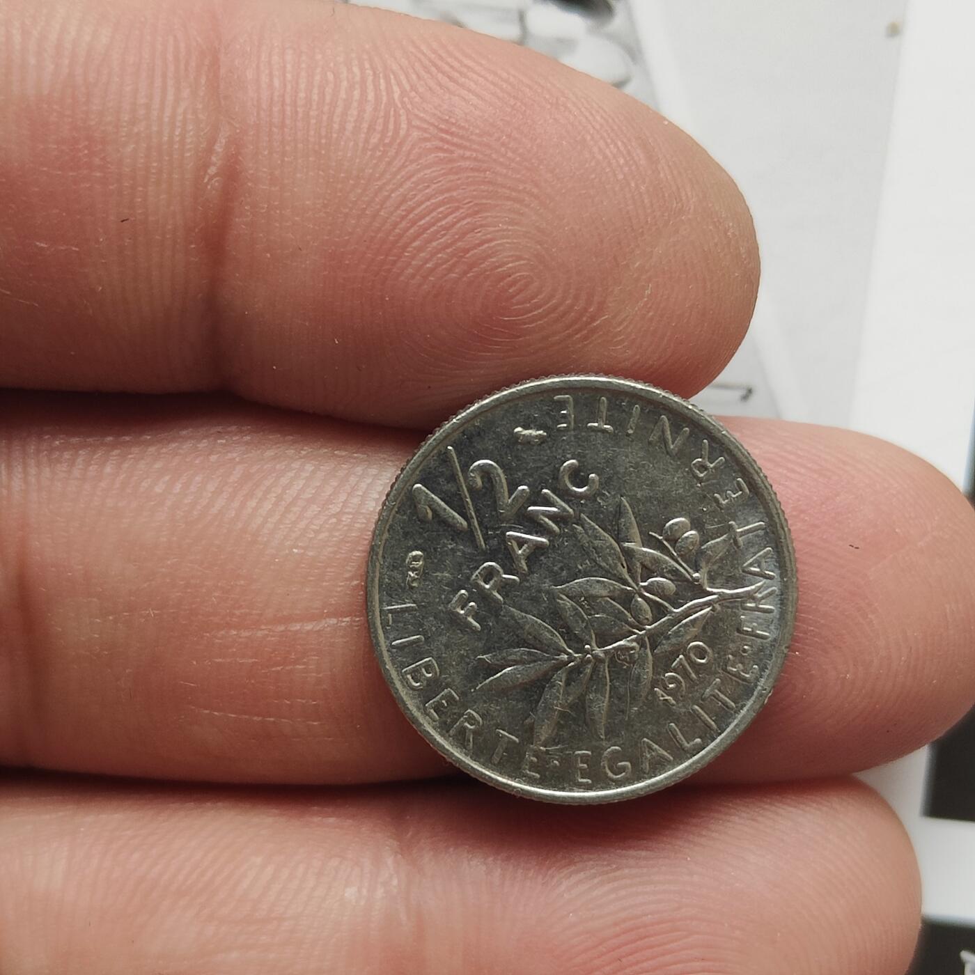 英雄古币捡漏专场第一期无押金可累计捡漏，全场50包邮，偏远地区除外。 法国
