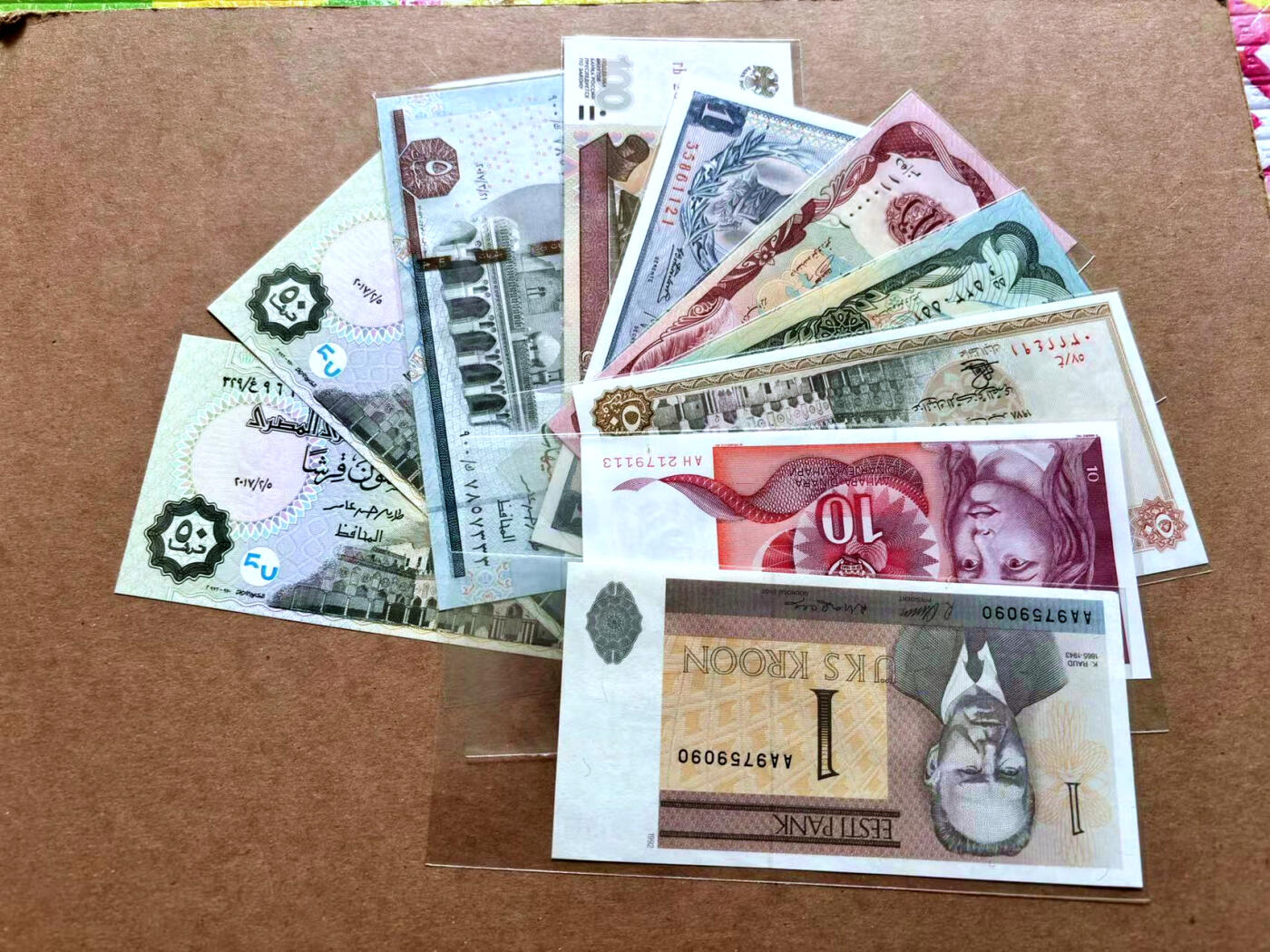 【Blue Auction】✨世界纸币精拍第503期【精】 【一组11张 含豹子号】多国纸币一组&罗马尼亚2000雷塑料钞 带册 全新UNC （个别有瑕疵）