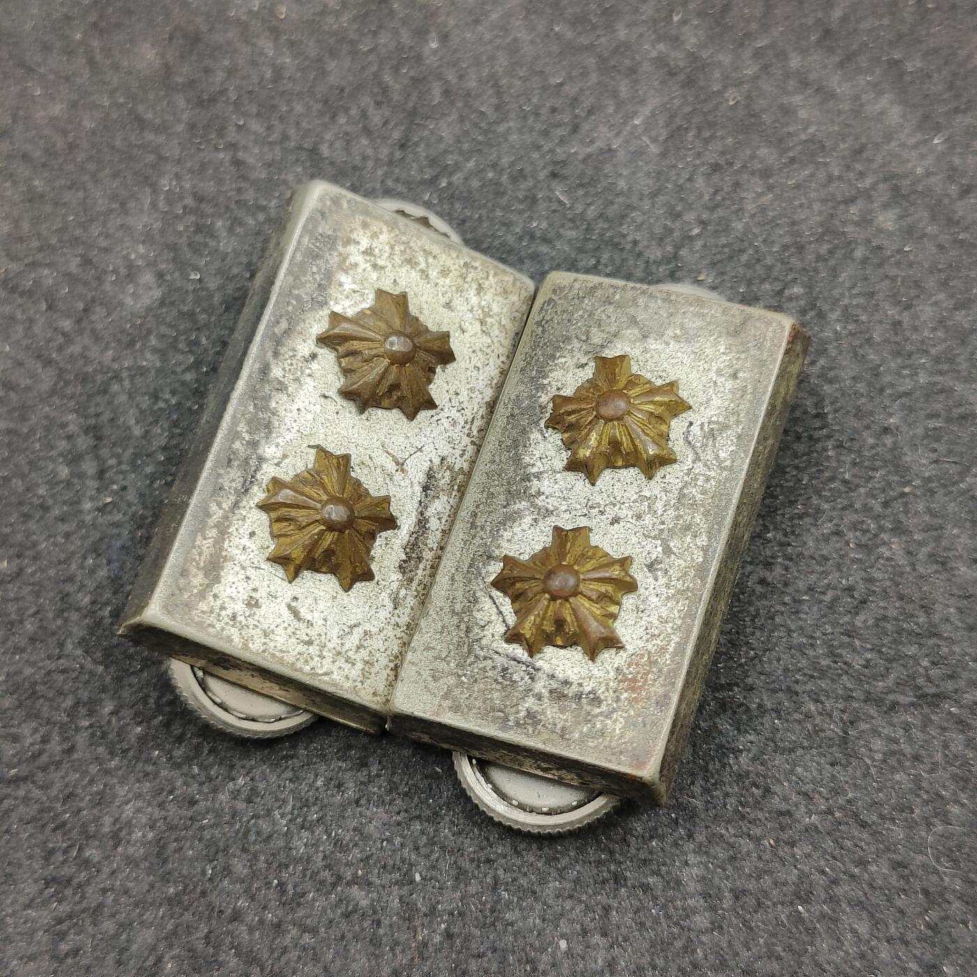 全场0元起拍 第173期 咸鱼国勋章拍卖专场 7月14日（周日）下午6：00开始 日本早期警察领章一对