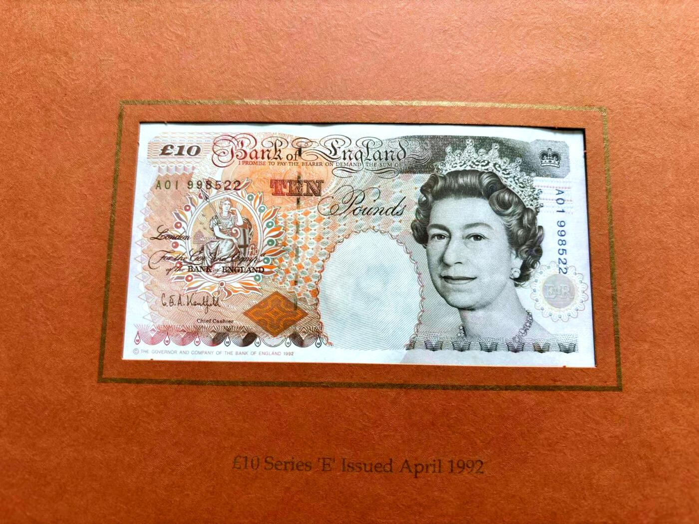 【Blue Auction】✨世界纸币精拍第503期【精】 【原装带册 全同号无47】英国 D序列-E序列10镑 原装品相（轻微瑕疵）含A01首发冠