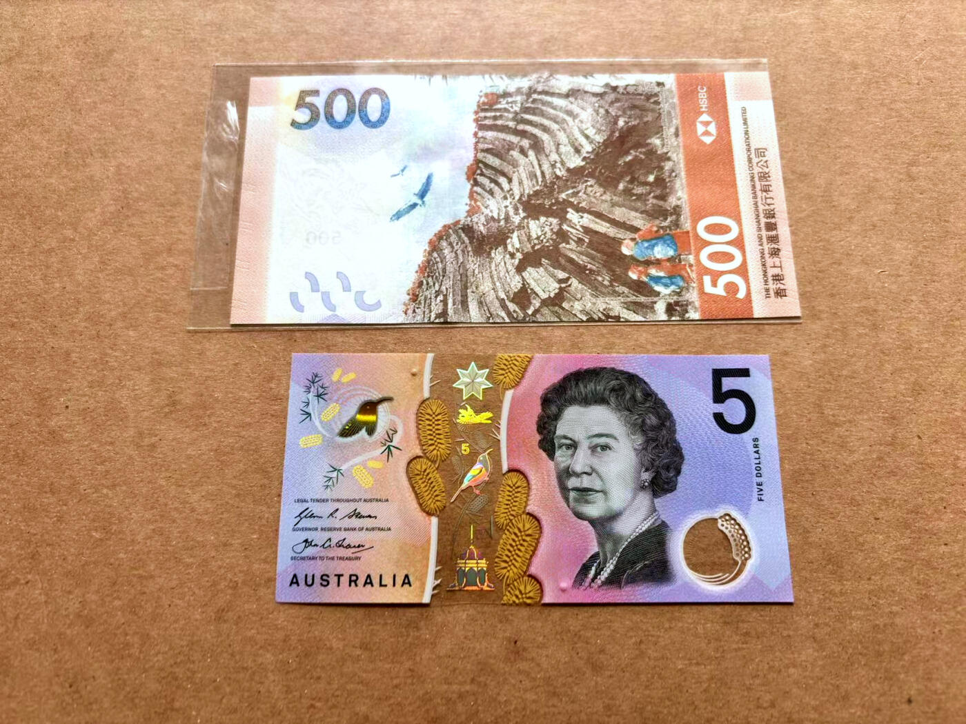 【Blue Auction】✨世界纸币精拍第503期【精】 【一组2张 含1111狮子号&888豹子号无47】香港 2020年500元&澳大利亚 5元 塑料钞 全新UNC