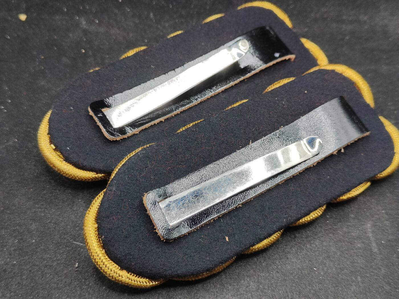 全场0元起拍 第173期 咸鱼国勋章拍卖专场 7月14日（周日）下午6：00开始 陆自二佐礼服肩章一对