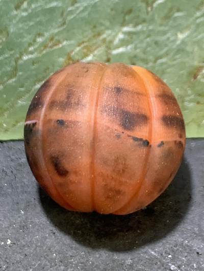 精美亚光缠丝玛瑙雕刻瓜珠一颗， 精美亚光缠丝玛瑙雕刻瓜珠一颗，