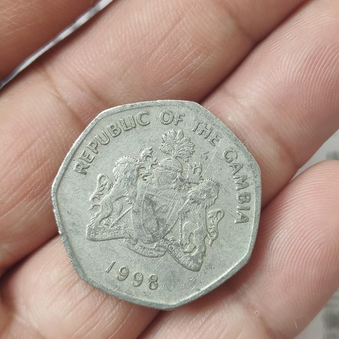 英雄古币捡漏专场第一期无押金可累计捡漏，全场50包邮，偏远地区除外。 冈比亚