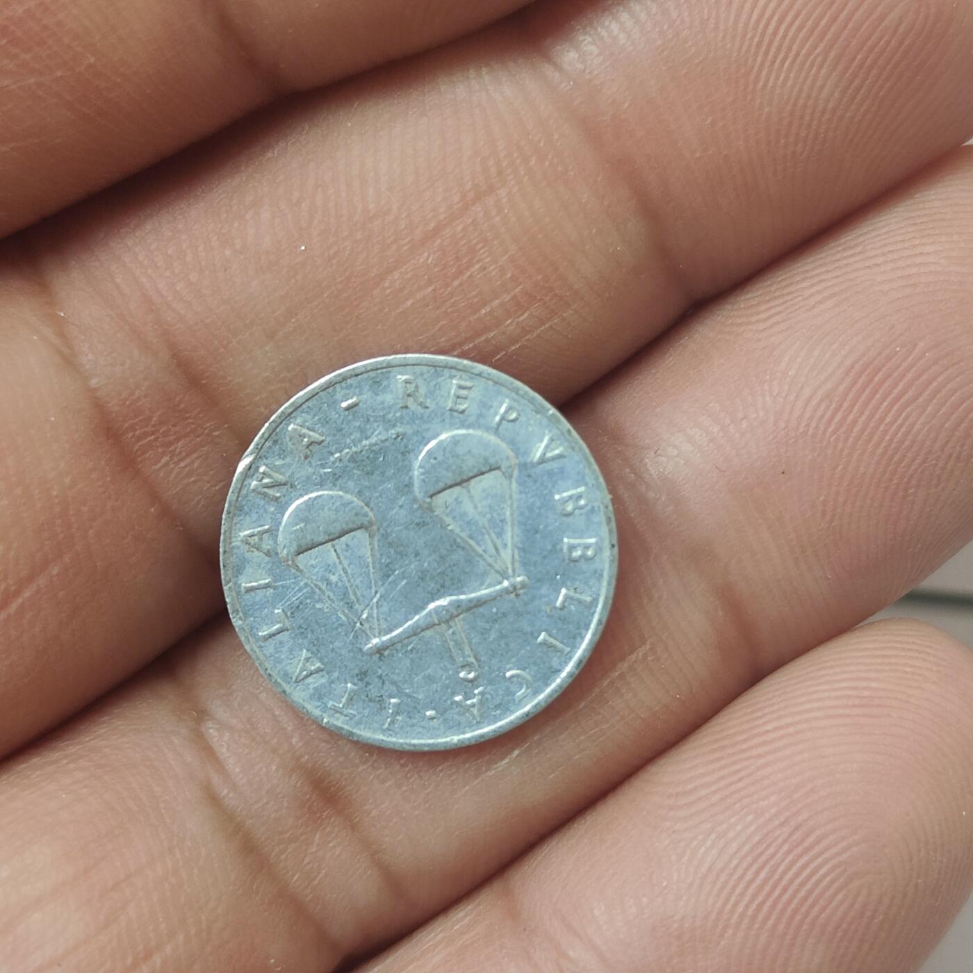 英雄古币捡漏专场第一期无押金可累计捡漏，全场50包邮，偏远地区除外。 1954年意大利