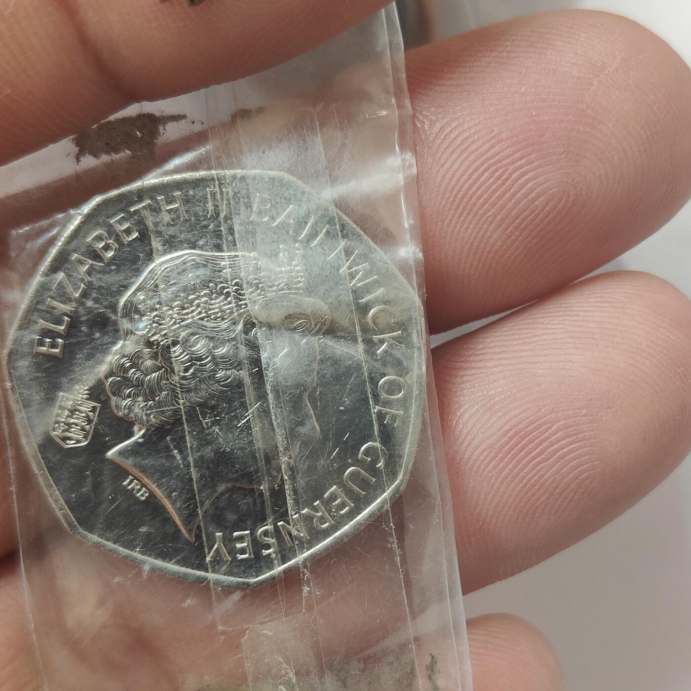 英雄古币捡漏专场第一期无押金可累计捡漏，全场50包邮，偏远地区除外。 更西岛一套元光币。