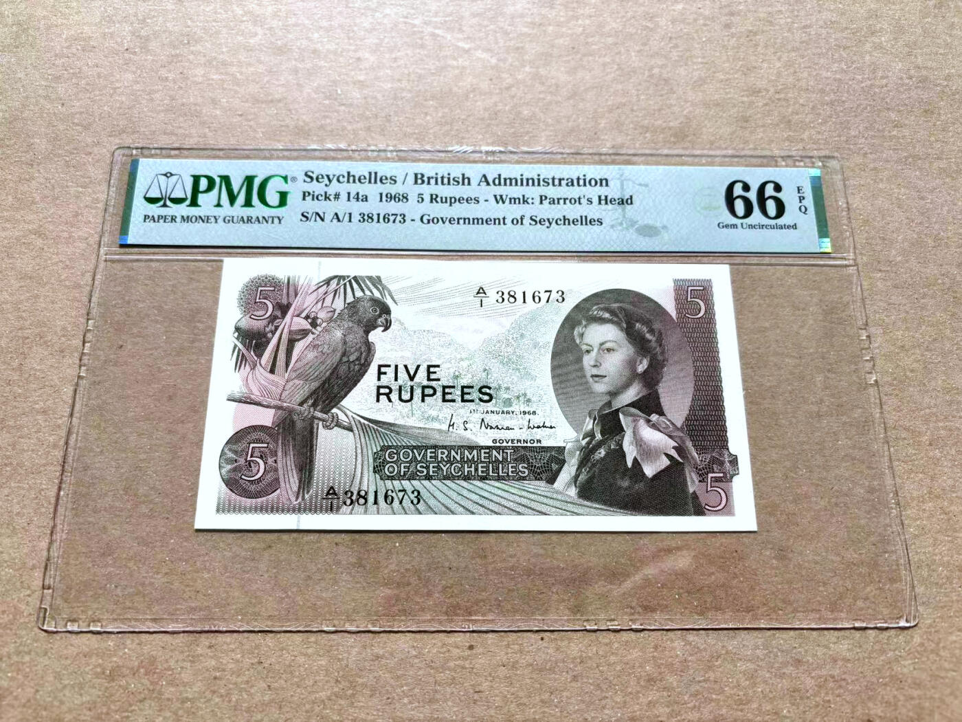 【Blue Auction】✨世界纸币精拍第504期【精】 【A/1首发冠】塞舌尔 1968年5卢比 戎装女王 PMG66EPQ 