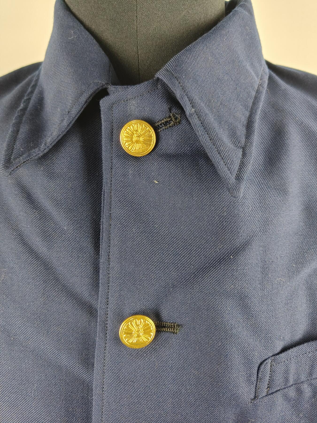 全场0元起拍 第174期 咸鱼国勋章拍卖专场 7月17日（周三）下午6：00开始 日本国铁闭领常服 无裤子  领围42 肩宽44 胸围100 衣长68 袖长55