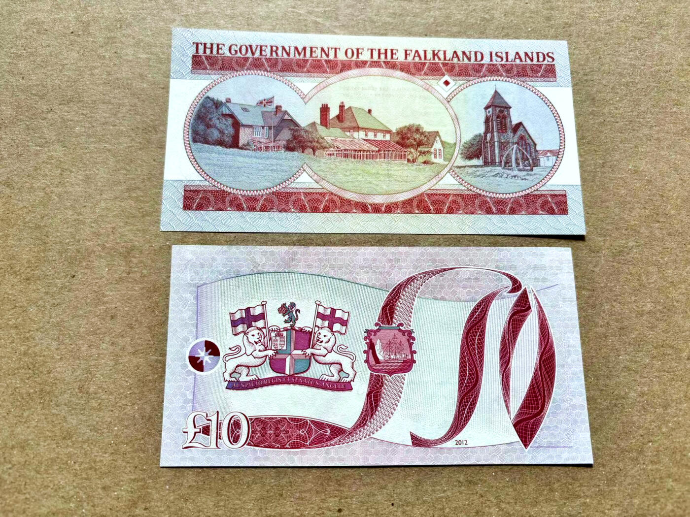 【Blue Auction】✨世界纸币精拍第504期【精】 【一组2张】圣赫勒拿 女王 10镑 P/1首发冠&福克兰 1983年5镑 女王 全新UNC