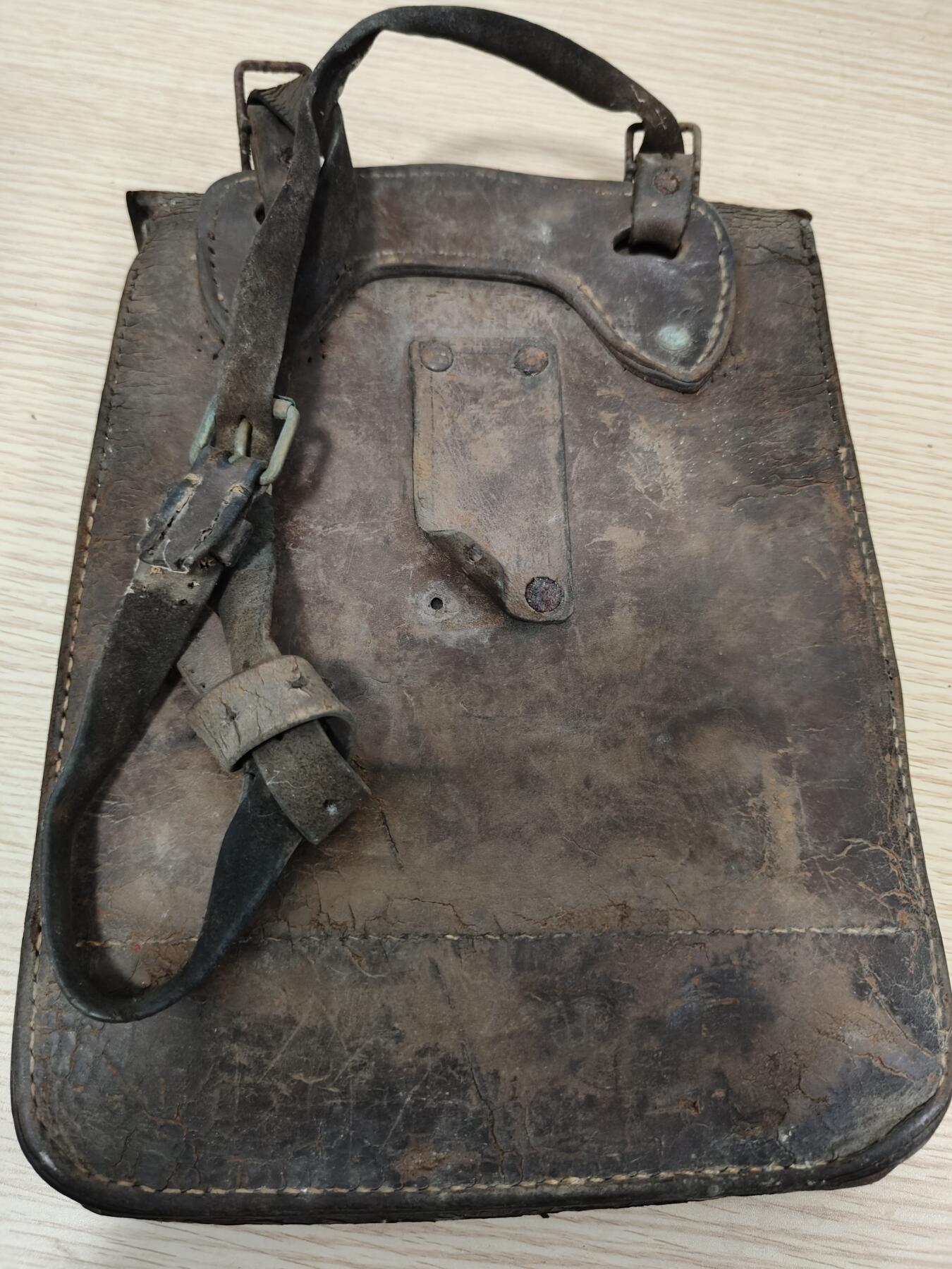 全场0元起拍 第174期 咸鱼国勋章拍卖专场 7月17日（周三）下午6：00开始 战时原品日本陆军军官地图包