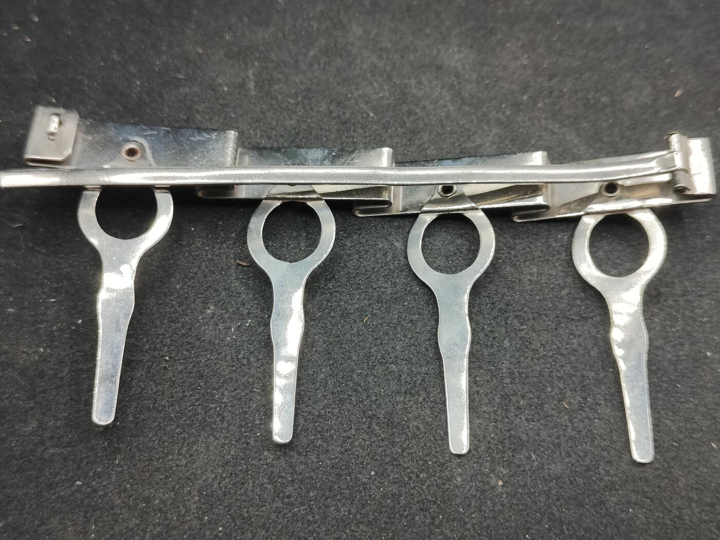 全场0元起拍 第174期 咸鱼国勋章拍卖专场 7月17日（周三）下午6：00开始 日本战时 钢质四连挂